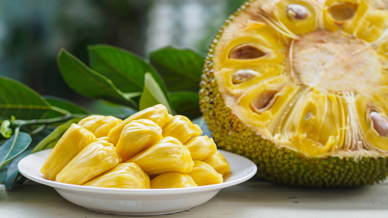 Bowl of ripe jackfruit 