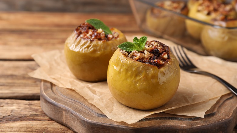 stuffed roasted apples