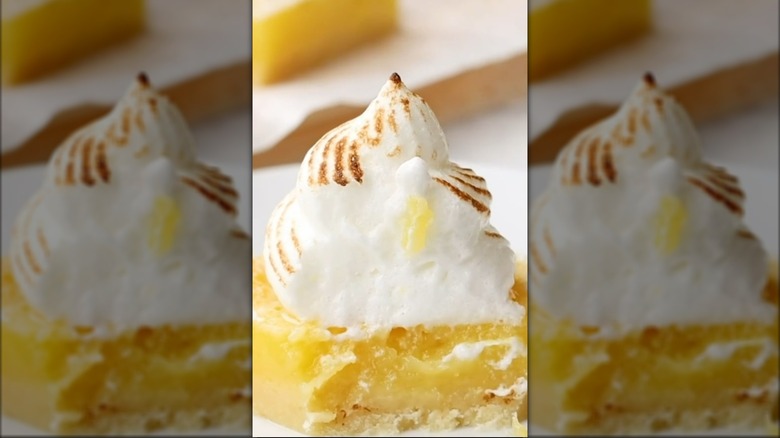 Lemon bar with marshmallow topping