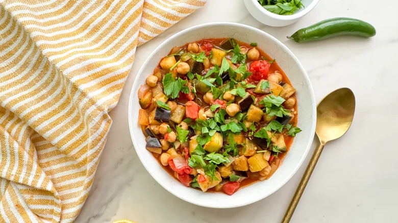 Eggplant stew with chickpeas