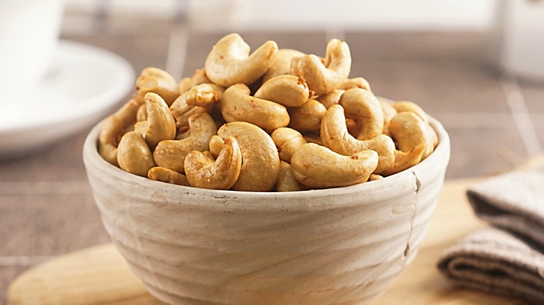 bowl of cashews