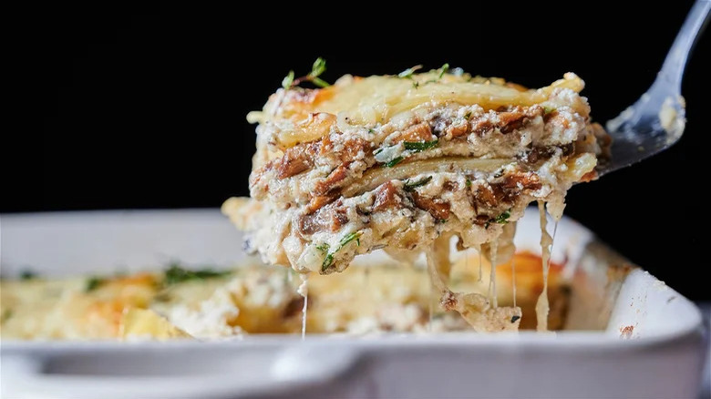 White mushroom and spinach lasagna