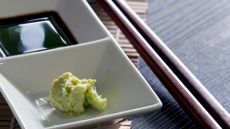 Dishes containing wasabi and shoyu