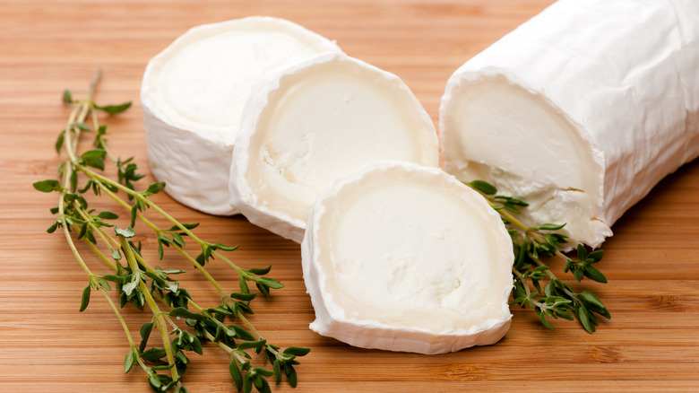 slices of goat cheese