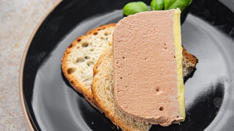 pâté on bread