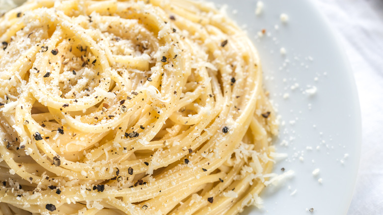 Cacio e pepe pasta