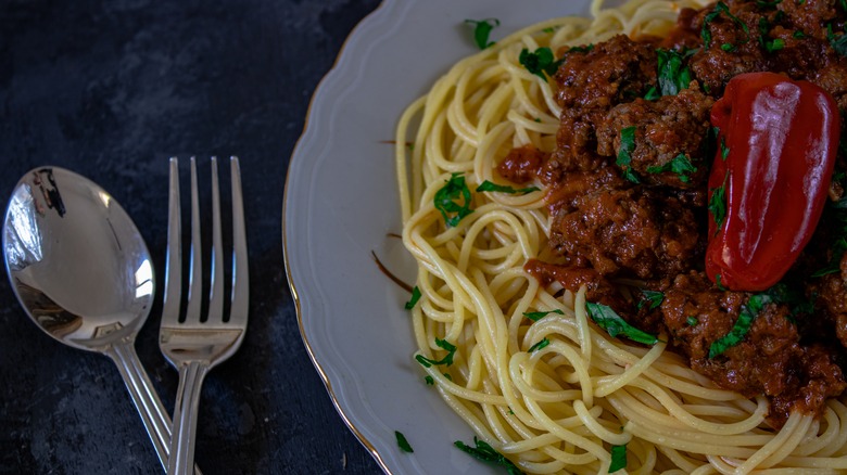 Libyan pasta and meat sauce