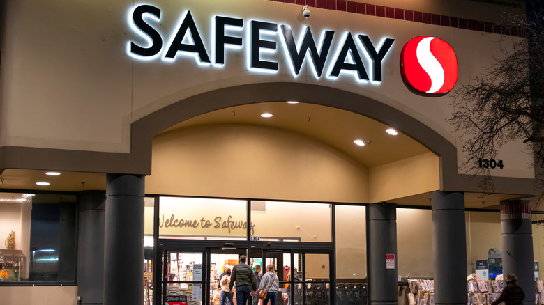 Safeway grocery store