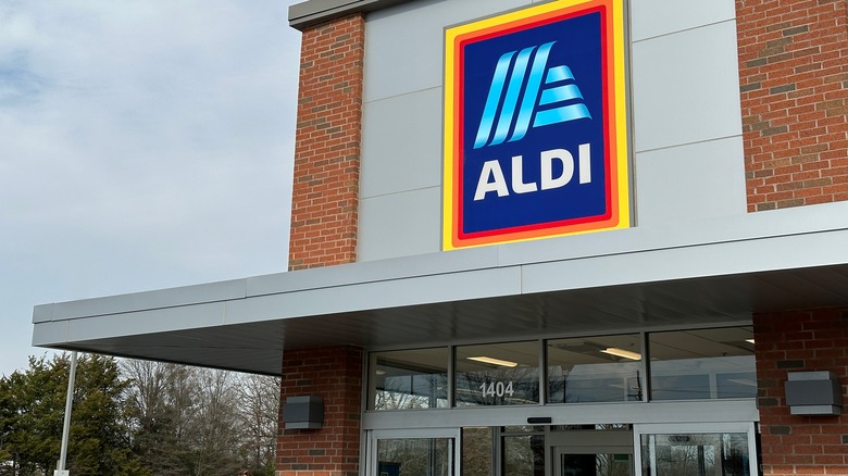 Aldi grocery store