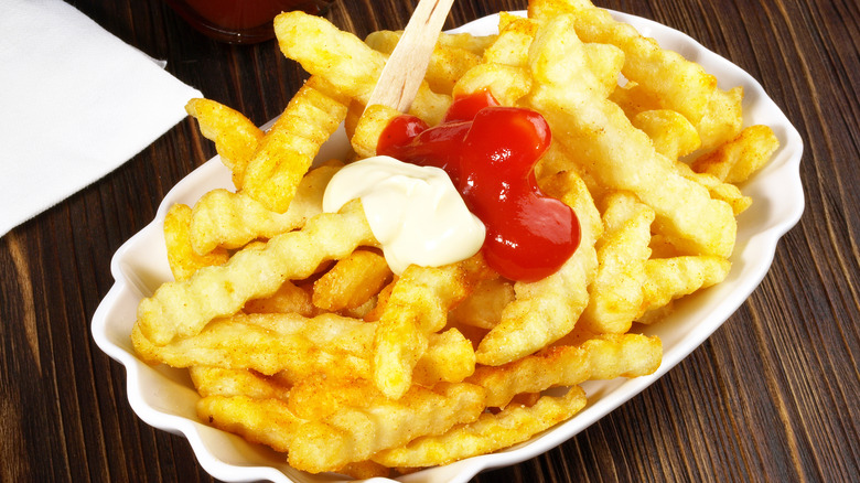 fries with ketchup and mayo