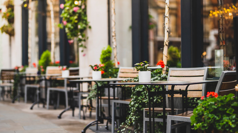 empty outdoor seating at reataurant