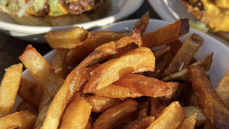 HiHo cheeseburger fries