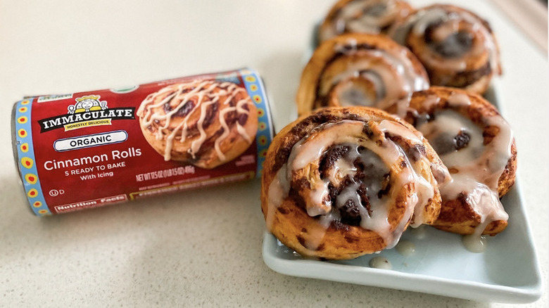 Immaculate cinnamon rolls and can