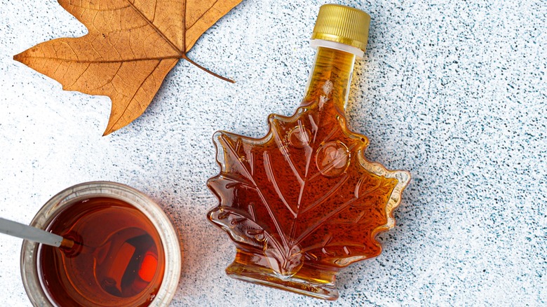 maple syrup, leaf
