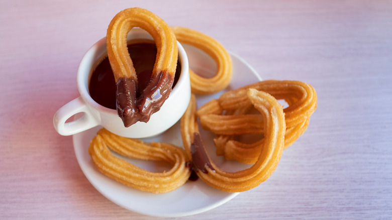 Chocolate caliente with churro