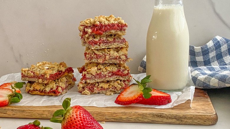 Strawberry Chia Oatmeal Bars