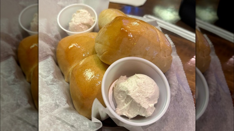 Texas Roadhouse rolls and butter