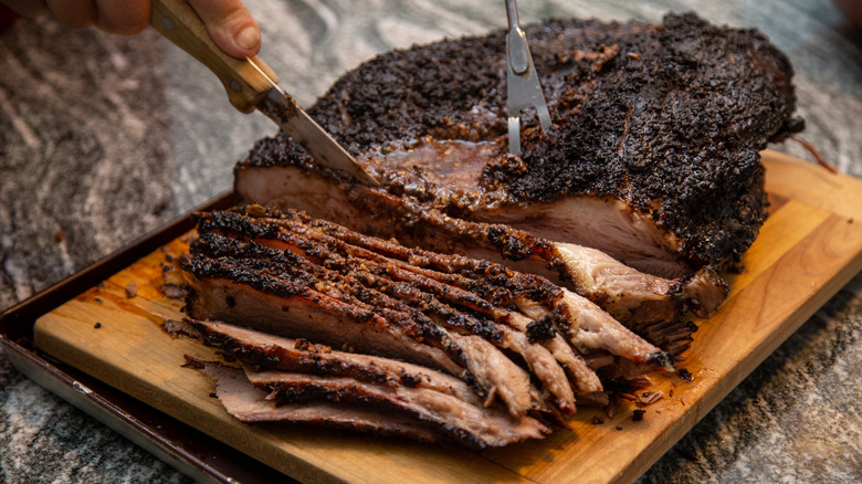 Slicing smoked brisket