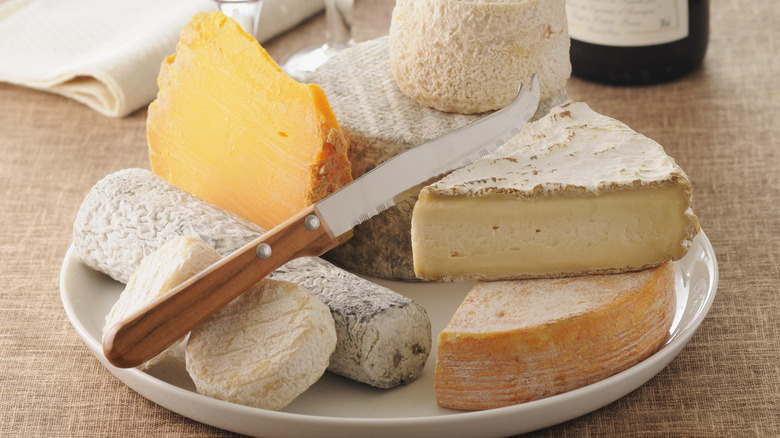 Cheese plate with knife