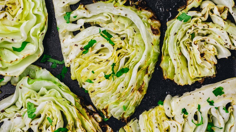 Roasted cabbage slices