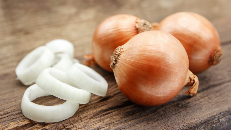 onions sliced thick in rings