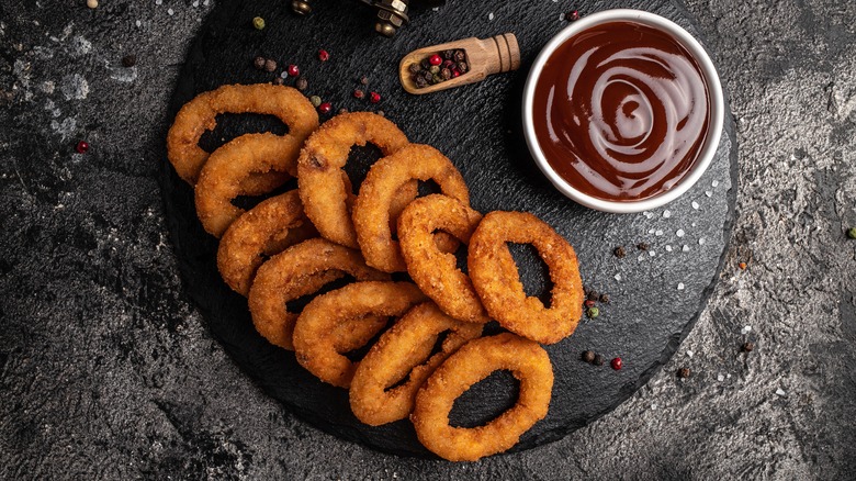 crispy fried onion rings ketchup