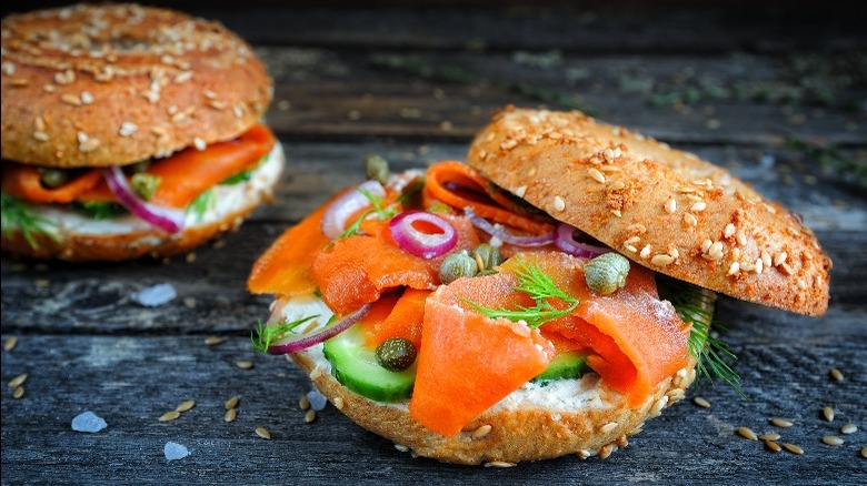 bagel with vegan carrot lox