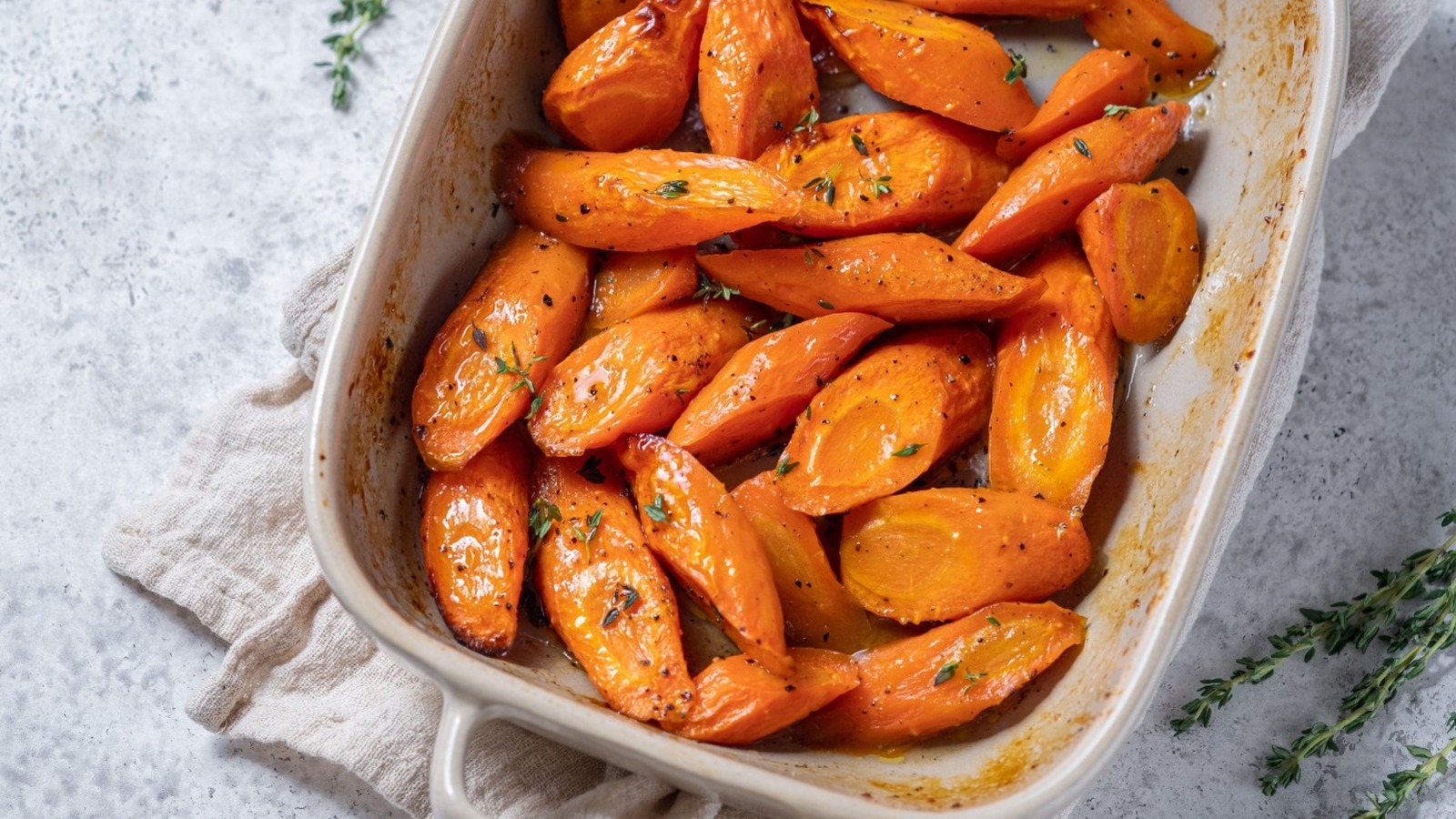 https://www.tastingtable.com/img/gallery/14-tips-you-need-when-cooking-with-carrots/l-intro-1672241703.jpg