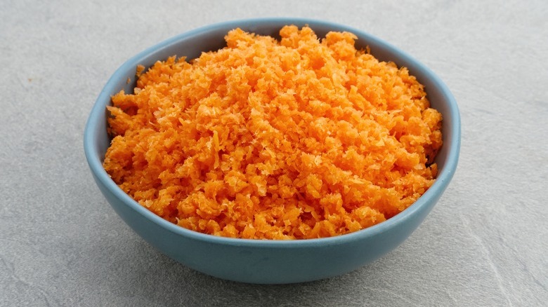 carrot juice pulp in bowl