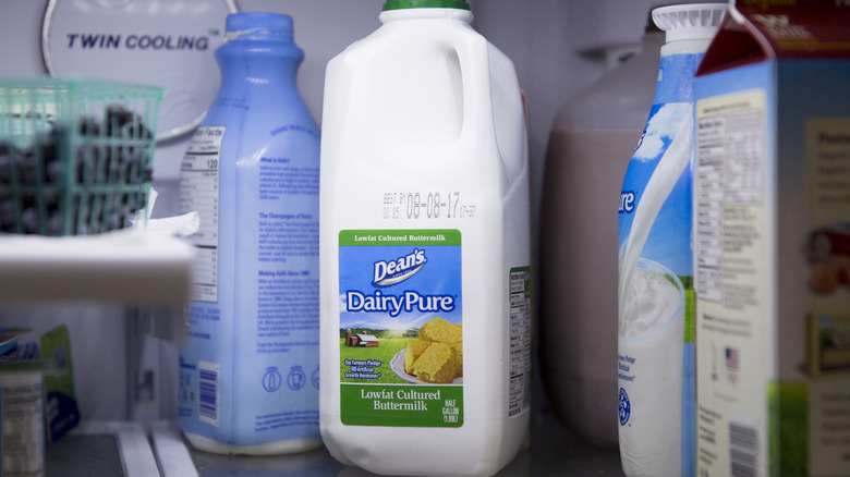 Low fat buttermilk in grocery store