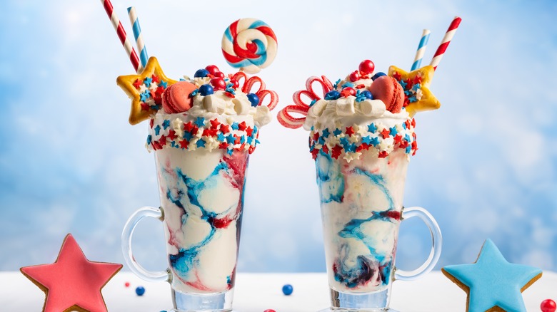 Patriotic topping with vanilla shakes