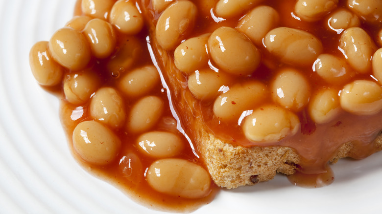 English baked beans on toast 