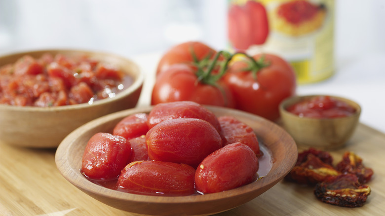 Peeled tomatoes in bowl