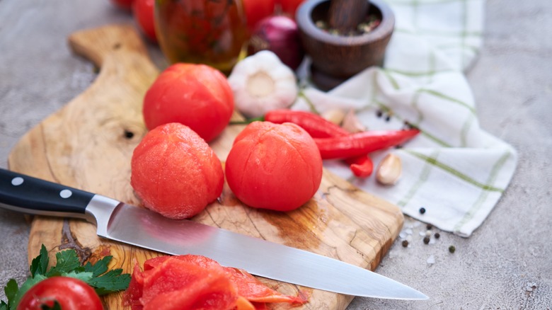 Peeled tomatoes