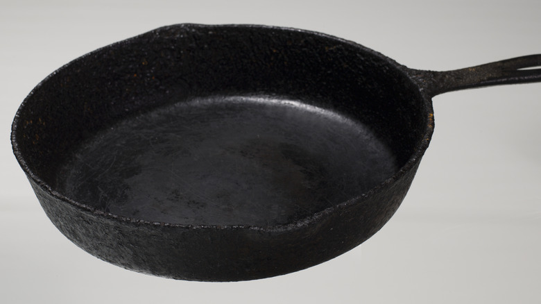 Cast iron skillet