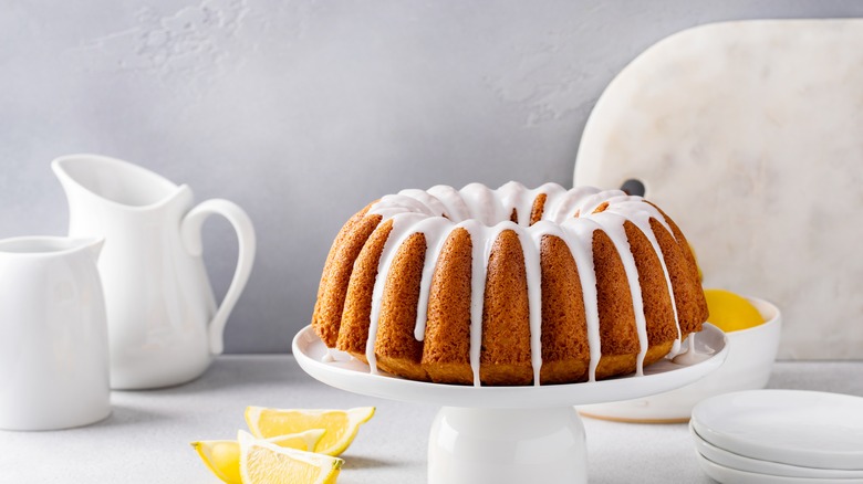 Bundt cake with glaze