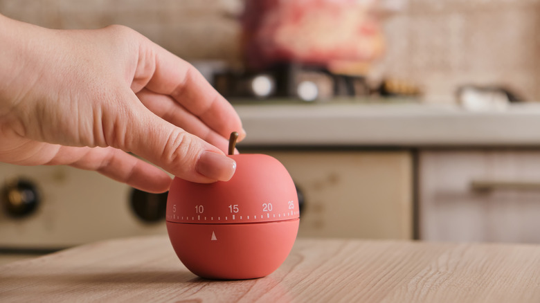 Kitchen apple timer