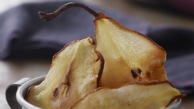 dehydrated pear slices