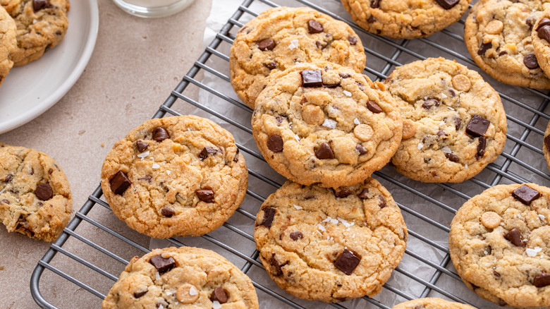 Chocolate chip cookies 