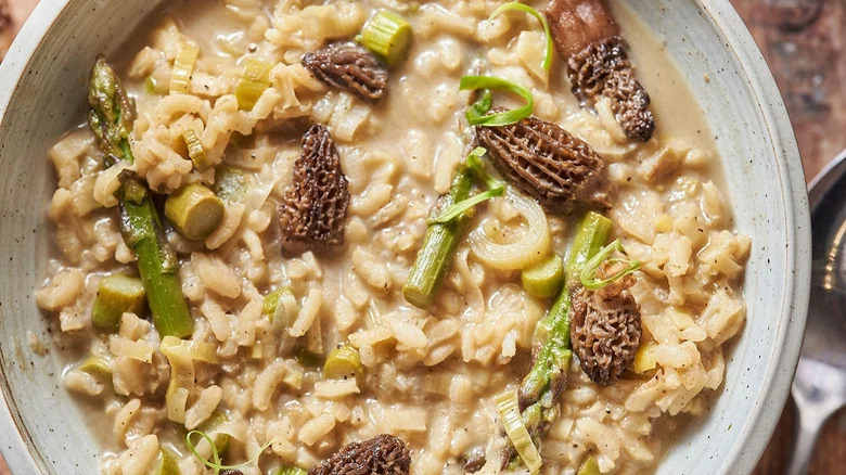 risotto with mushrooms and asparagus