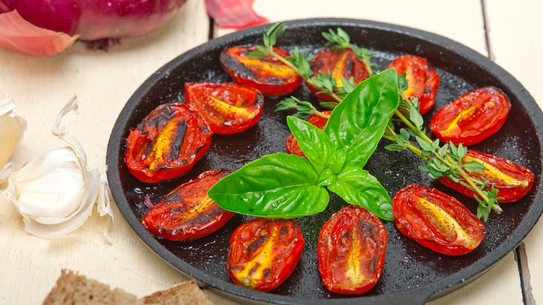 Oven baked tomatoes 