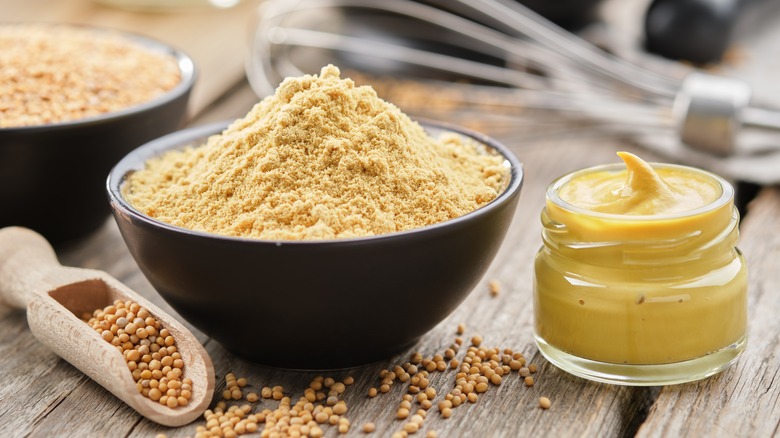 mustard powder and seeds