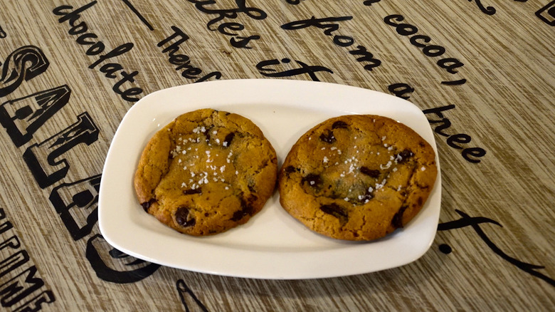 Chocolate chip cookies with salt