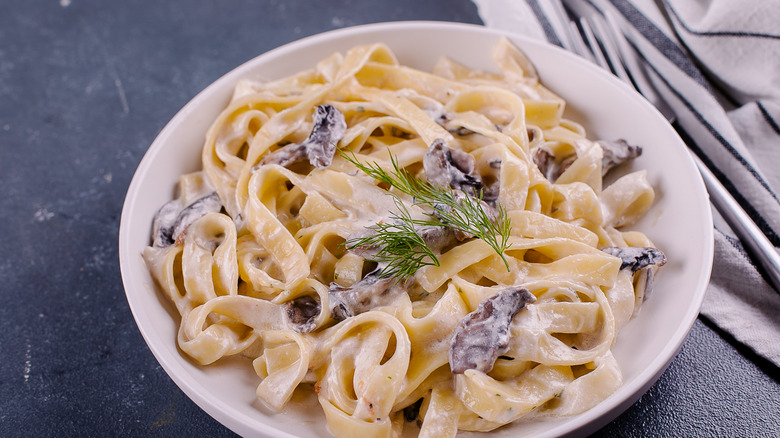 creamy pasta in a bowl