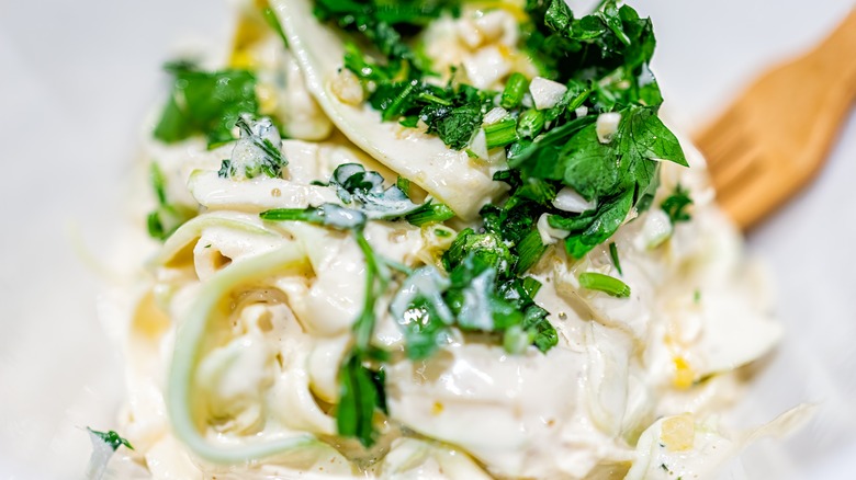 Creamy cashew alfredo pasta 