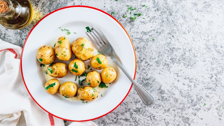 Boiled potato side dish