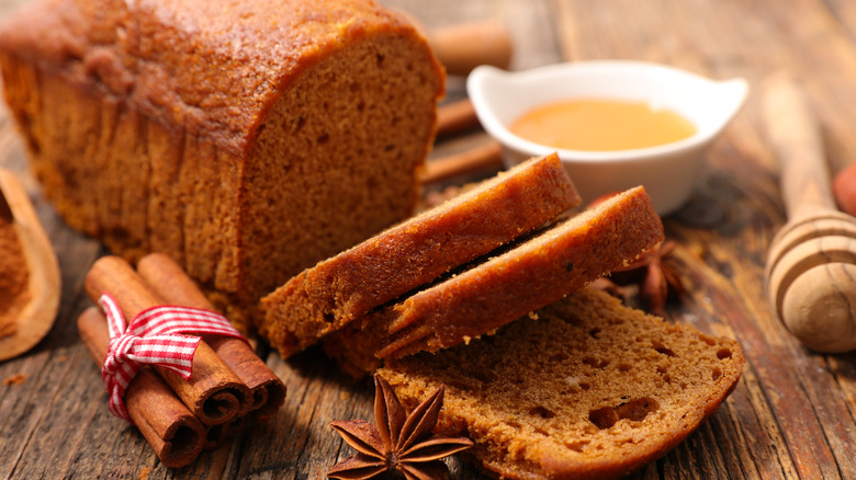 Spiced ginger loaf cake