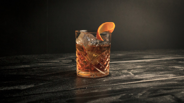 Rye whiskey old fashioned cocktail