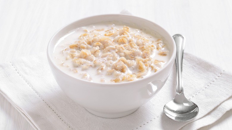 Oatmeal with milk