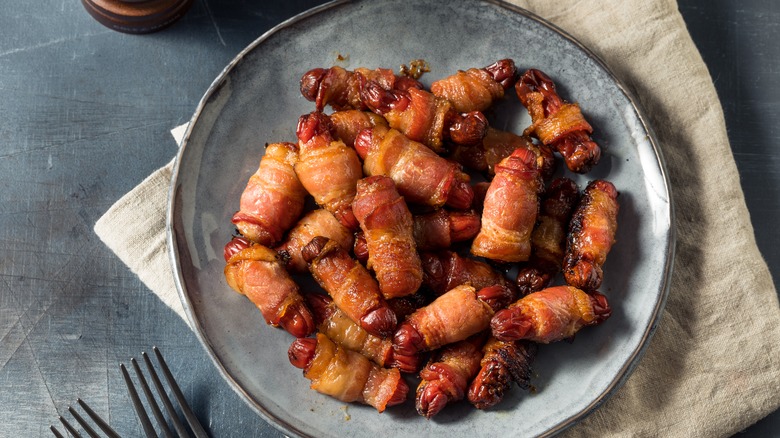 Bacon-wrapped pigs in a blanket